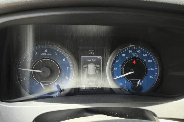 Used Toyota SIENNA 2019 3.5L Two-Wheel Drive LE Trim 7 Seats U.S. Specification Instrument Cluster