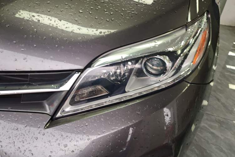 Used Toyota SIENNA 2019 3.5L Four-Wheel Drive XLE 7 Seats U.S. Specification Left Front Headlight