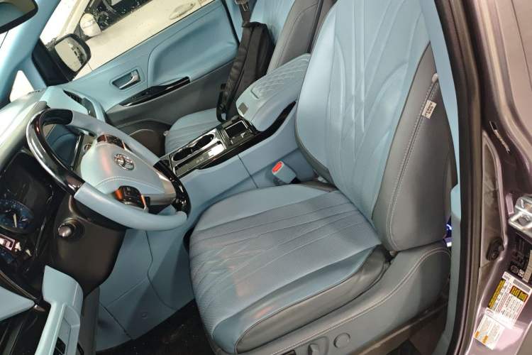 Used Toyota SIENNA 2019 3.5L Four-Wheel Drive XLE 7 Seats U.S. Specification Left Front Seat