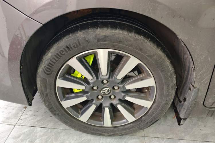 Used Toyota SIENNA 2019 3.5L Four-Wheel Drive XLE 7 Seats U.S. Specification Left Front Wheel Hub