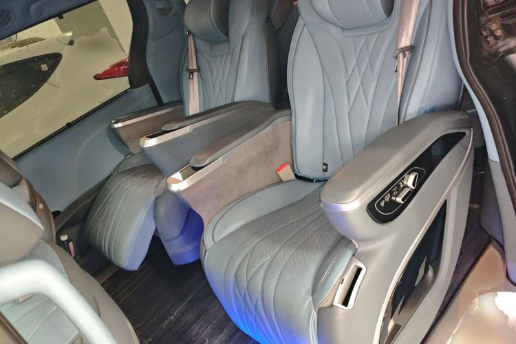 Used Toyota SIENNA 2019 3.5L Four-Wheel Drive XLE 7 Seats U.S. Specification Left Rear Seat