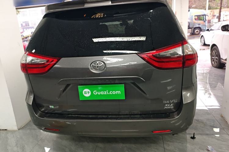 Used Toyota SIENNA 2019 3.5L Four-Wheel Drive XLE 7 Seats U.S. Specification Rear