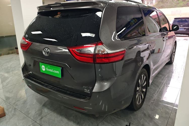 Used Toyota SIENNA 2019 3.5L Four-Wheel Drive XLE 7 Seats U.S. Specification Rear Right 45 Deg
