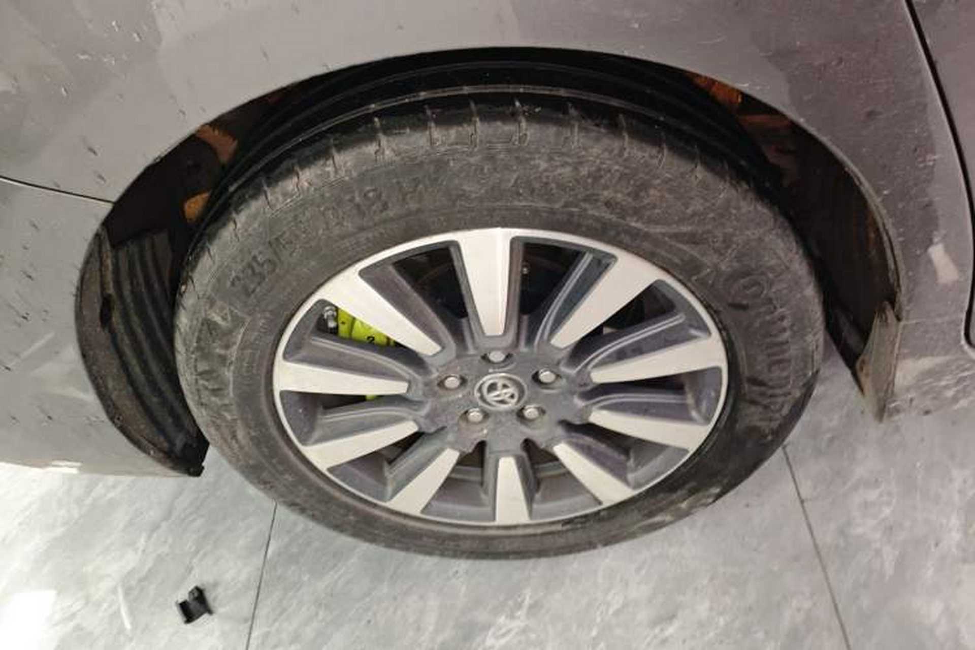 Used Toyota SIENNA 2019 3.5L Four-Wheel Drive XLE 7 Seats U.S. Specification Right Rear Wheel Hub