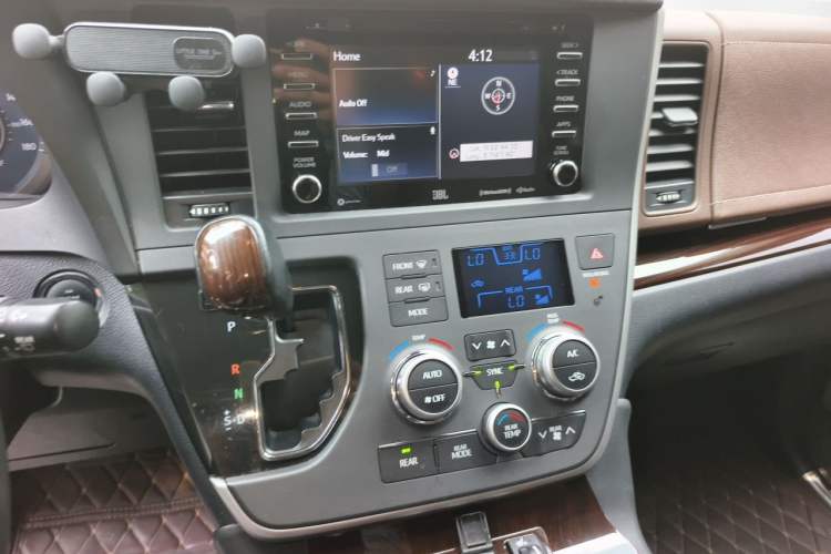 Used Toyota SIENNA  Audio And AC Panel