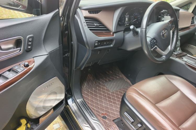 Used Toyota SIENNA  Driver Seat