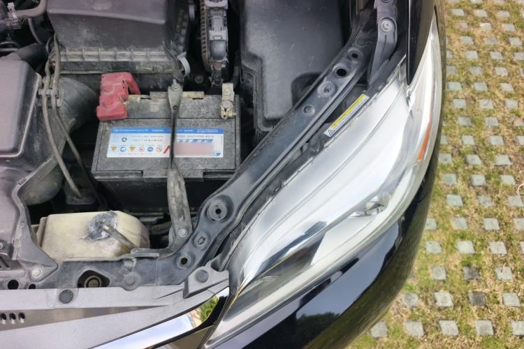 Used Toyota SIENNA  Engine Bay Left