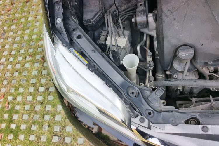 Used Toyota SIENNA  Engine Bay Right