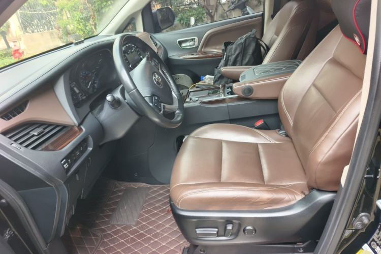 Used Toyota SIENNA  Left Front Seat