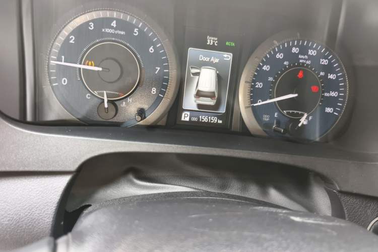 Used Toyota SIENNA  Odometer Close Up