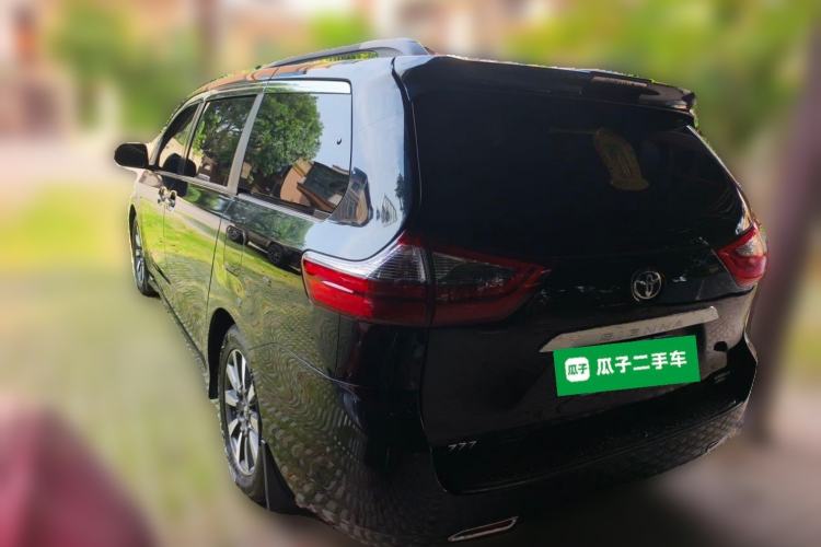 Used Toyota SIENNA  Rear Left 45 Deg