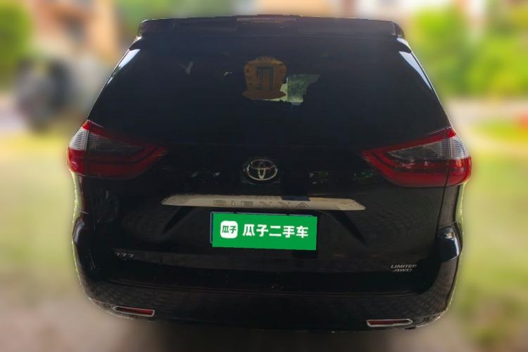 Used Toyota SIENNA  Rear