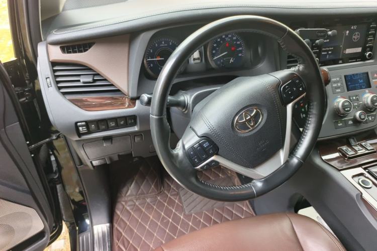 Used Toyota SIENNA  Steering Wheel