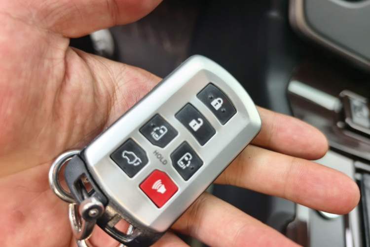 Used Toyota SIENNA  Vehicle Key