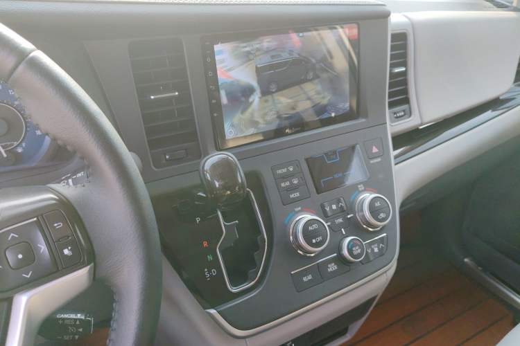 Used Toyota SIENNA 2019 3.5L Four-Wheel Drive XLE 7 Seats U.S. Specification Audio And AC Panel