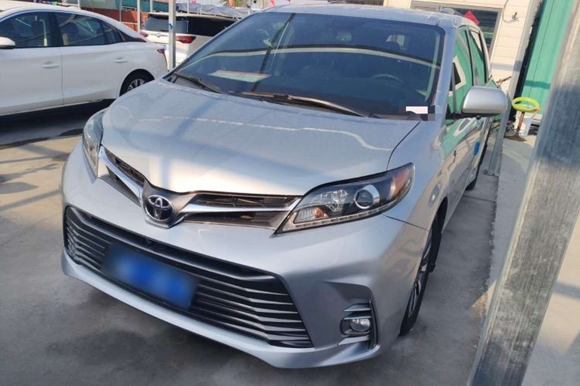 Used Toyota SIENNA 2019 3.5L Four-Wheel Drive XLE 7 Seats U.S. Specification Front Left 45 Deg