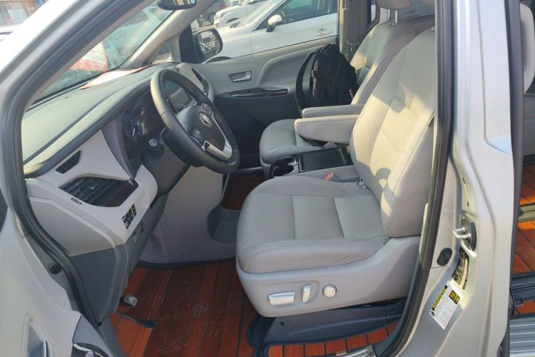 Used Toyota SIENNA 2019 3.5L Four-Wheel Drive XLE 7 Seats U.S. Specification Left Front Seat