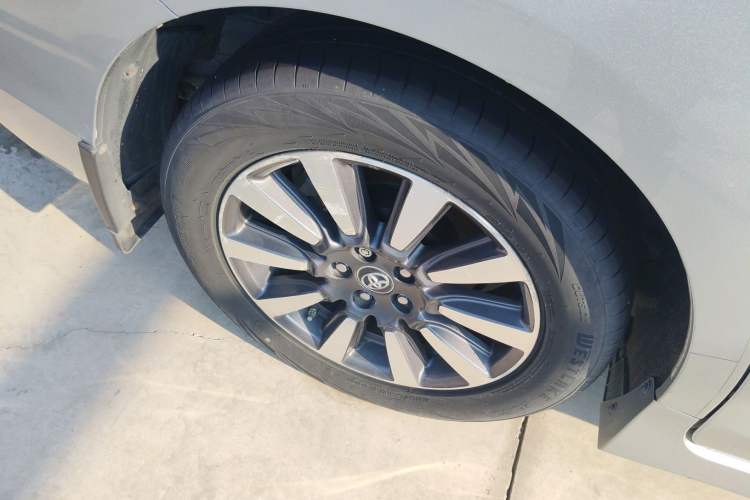 Used Toyota SIENNA 2019 3.5L Four-Wheel Drive XLE 7 Seats U.S. Specification Right Rear Wheel Hub