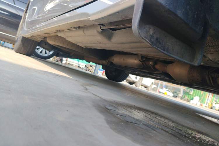 Used Toyota SIENNA 2019 3.5L Four-Wheel Drive XLE 7 Seats U.S. Specification Right Side Sill