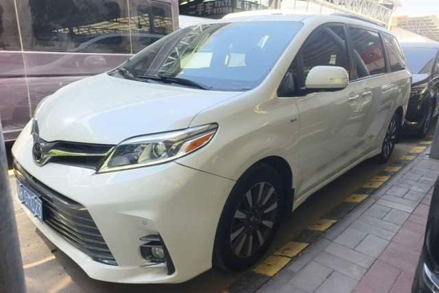 Used Toyota SIENNA 