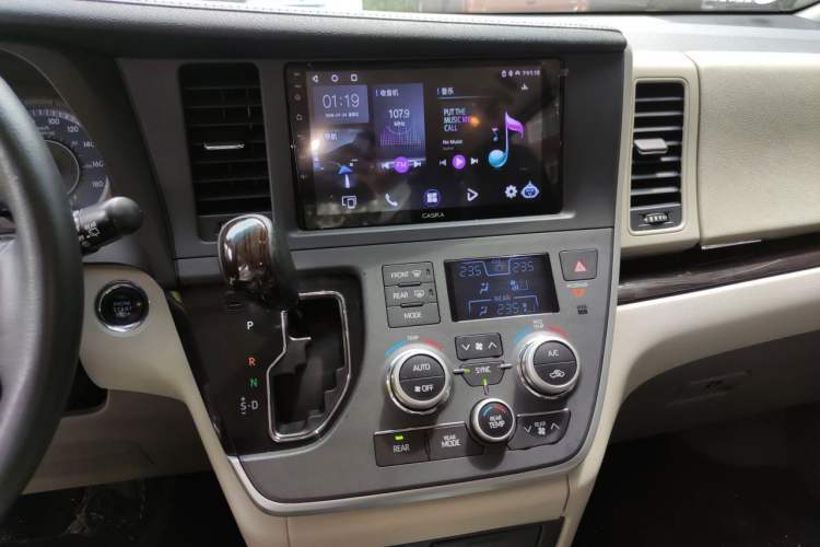 Used Toyota SIENNA  Audio And AC Panel