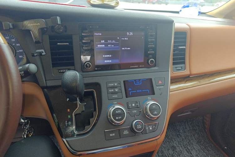 Used Toyota SIENNA  Audio And AC Panel