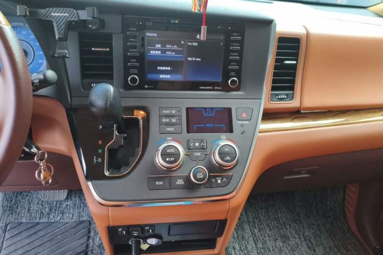 Used Toyota SIENNA  Audio And AC Panel