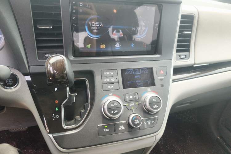 Used Toyota SIENNA  Audio And AC Panel