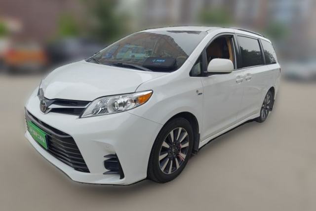 Used Toyota SIENNA 2019 Toyota Sienna 3.5 AWD, automatic transmission, 7 seats (parallel import)