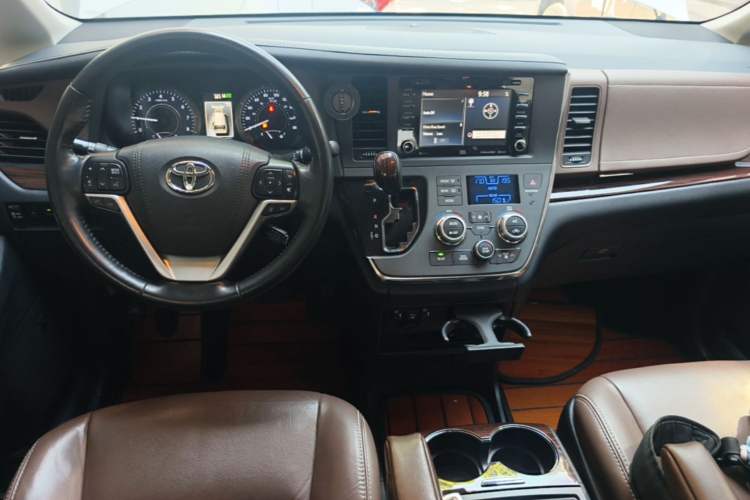 Used Toyota SIENNA  Center Console