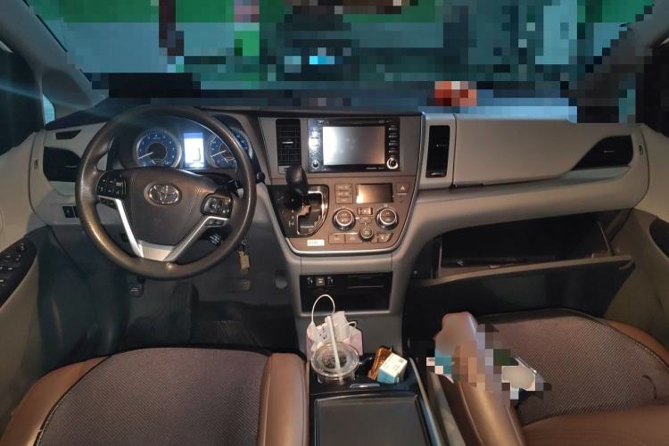Used Toyota SIENNA  Center Console