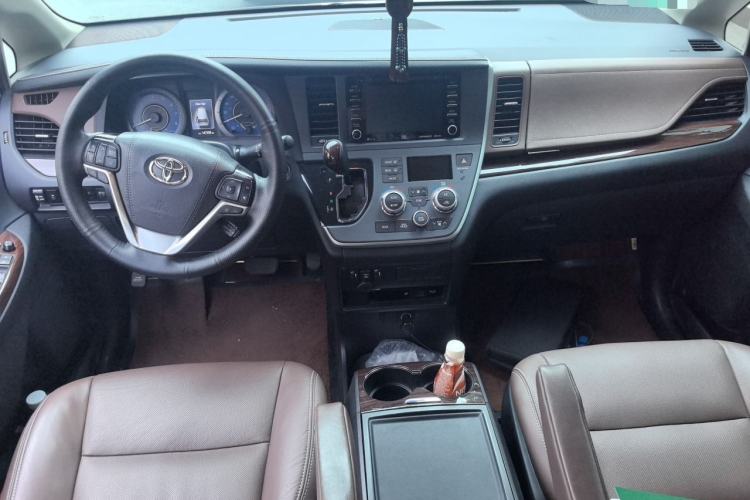 Used Toyota SIENNA  Center Console