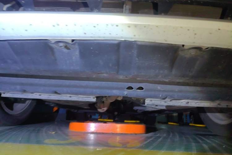 Used Toyota SIENNA  Chassis Front