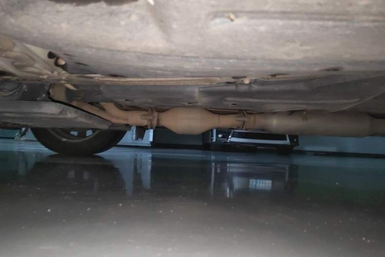 Used Toyota SIENNA  Chassis Front Left