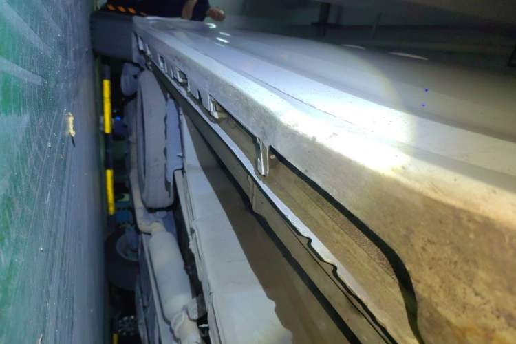 Used Toyota SIENNA  Chassis Front Right