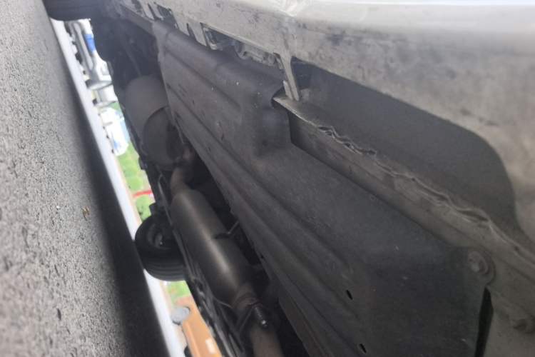 Used Toyota SIENNA  Chassis Front Right