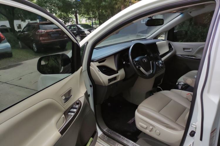 Used Toyota SIENNA  Driver Seat