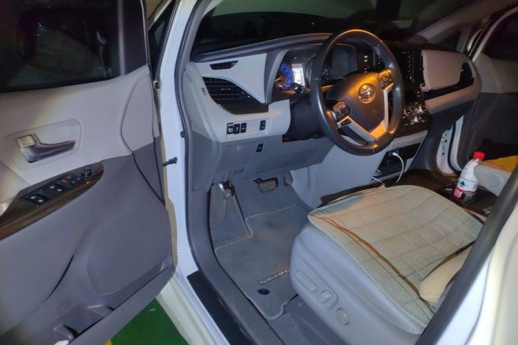 Used Toyota SIENNA  Driver Seat