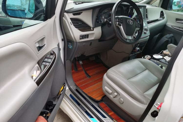 Used Toyota SIENNA  Driver Seat