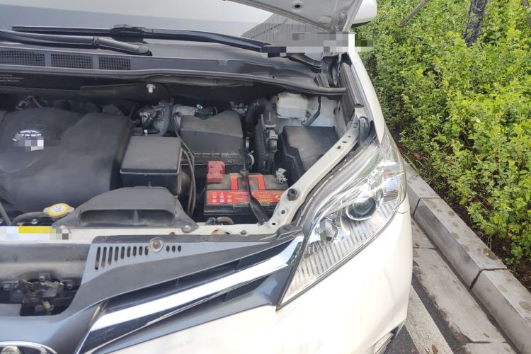 Used Toyota SIENNA  Engine Bay Left