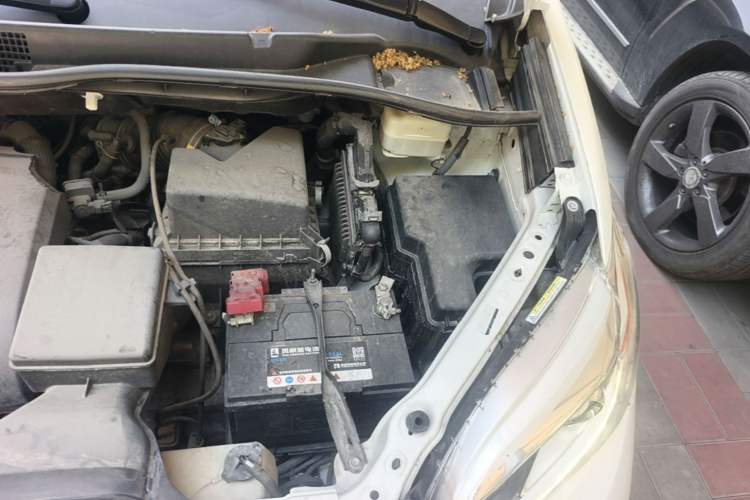 Used Toyota SIENNA  Engine Bay Left