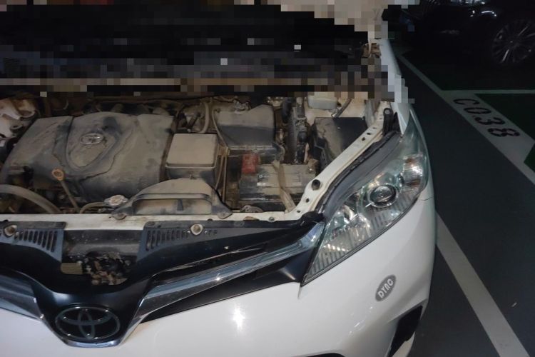 Used Toyota SIENNA  Engine Bay Left