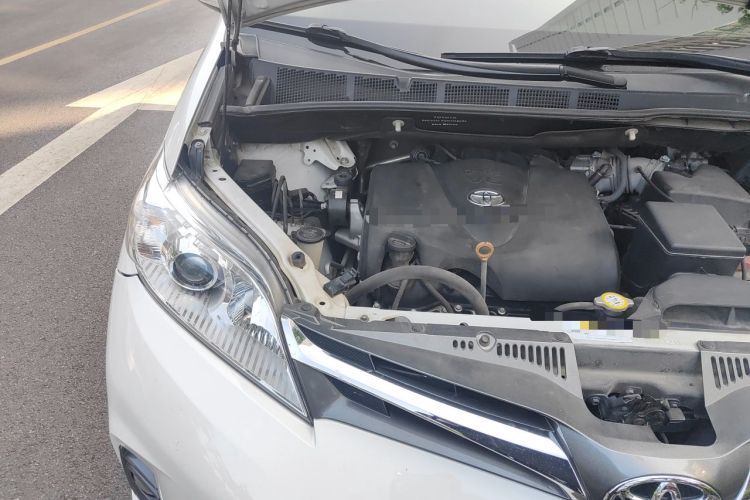 Used Toyota SIENNA  Engine Bay Right