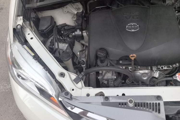Used Toyota SIENNA  Engine Bay Right