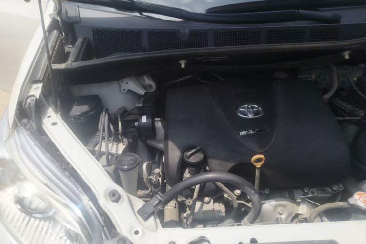 Used Toyota SIENNA  Engine Bay Right