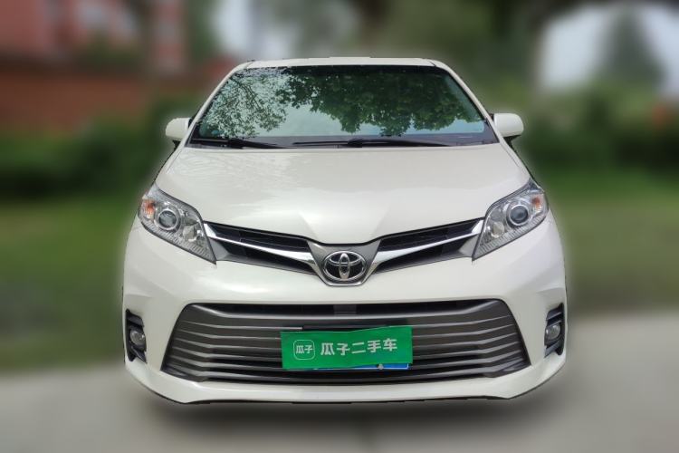 Used Toyota SIENNA  Front