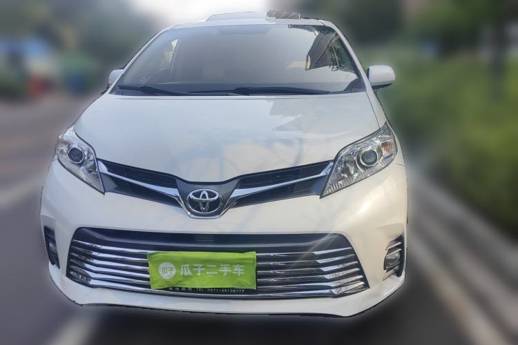 Used Toyota SIENNA  Front