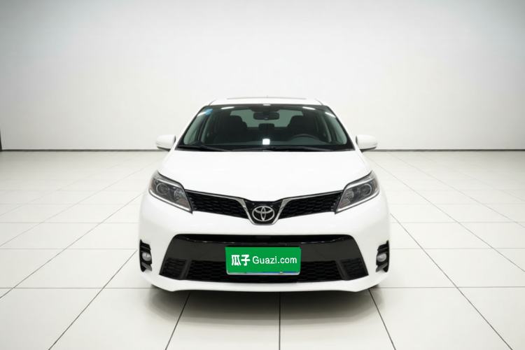 Used Toyota SIENNA 2019 3.5L Four-Wheel Drive Limited 7-Seater Canadian Version Front