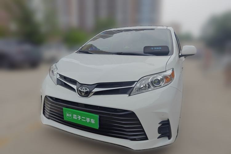 Used Toyota SIENNA  Front