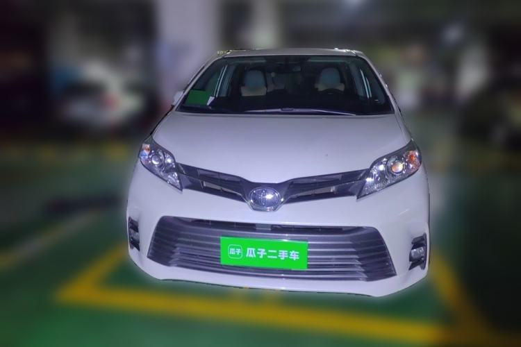 Used Toyota SIENNA  Front